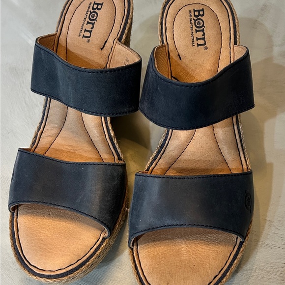 Like New! Born wedge sandals. Size 10 - Picture 3 of 7